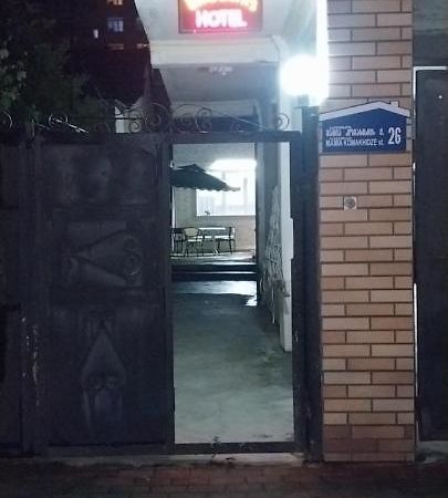Hostel Gomani 巴统 外观 照片