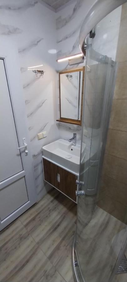Hostel Gomani 巴统 外观 照片
