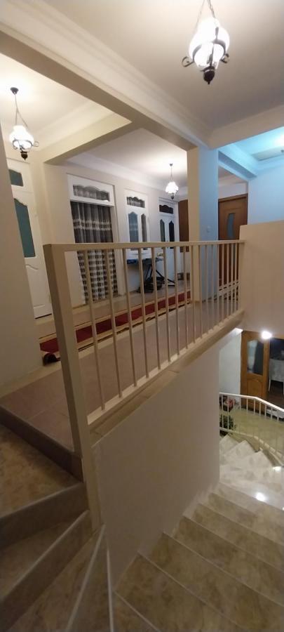 Hostel Gomani 巴统 外观 照片